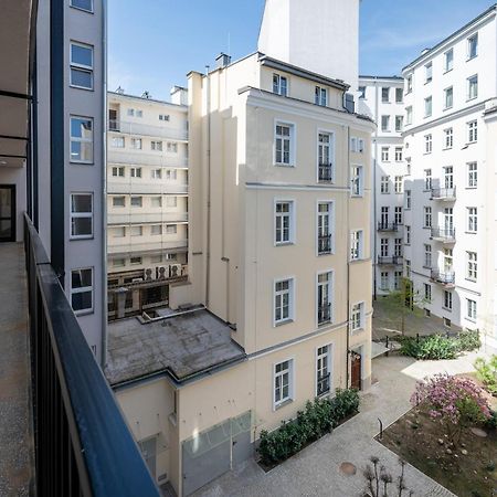 Piekna 2-Bedroom Apartment Варшава Екстериор снимка