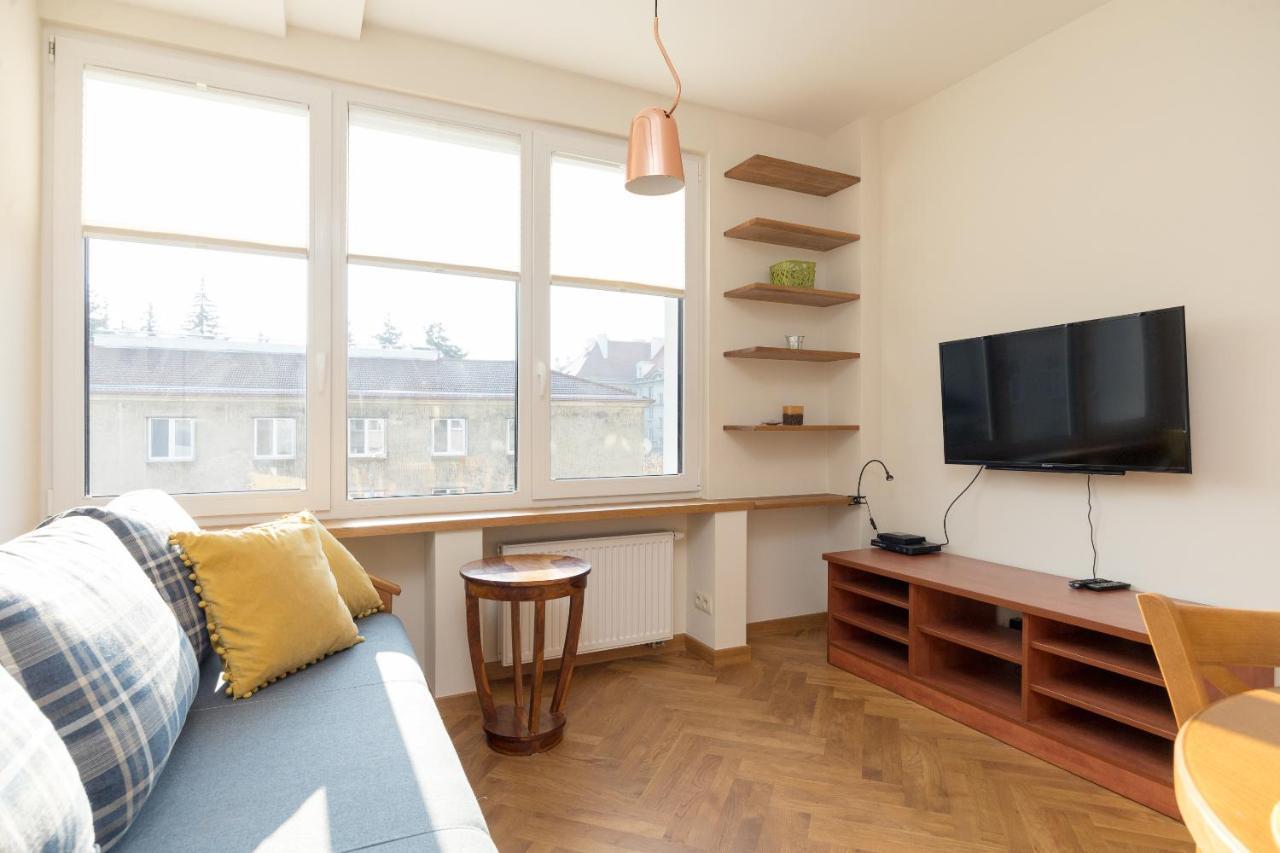 Piekna 2-Bedroom Apartment Варшава Екстериор снимка