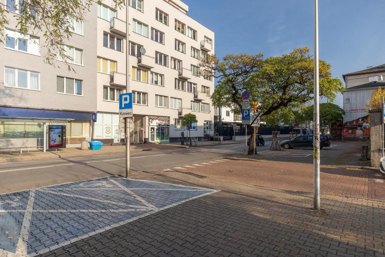 Piekna 2-Bedroom Apartment Варшава Екстериор снимка