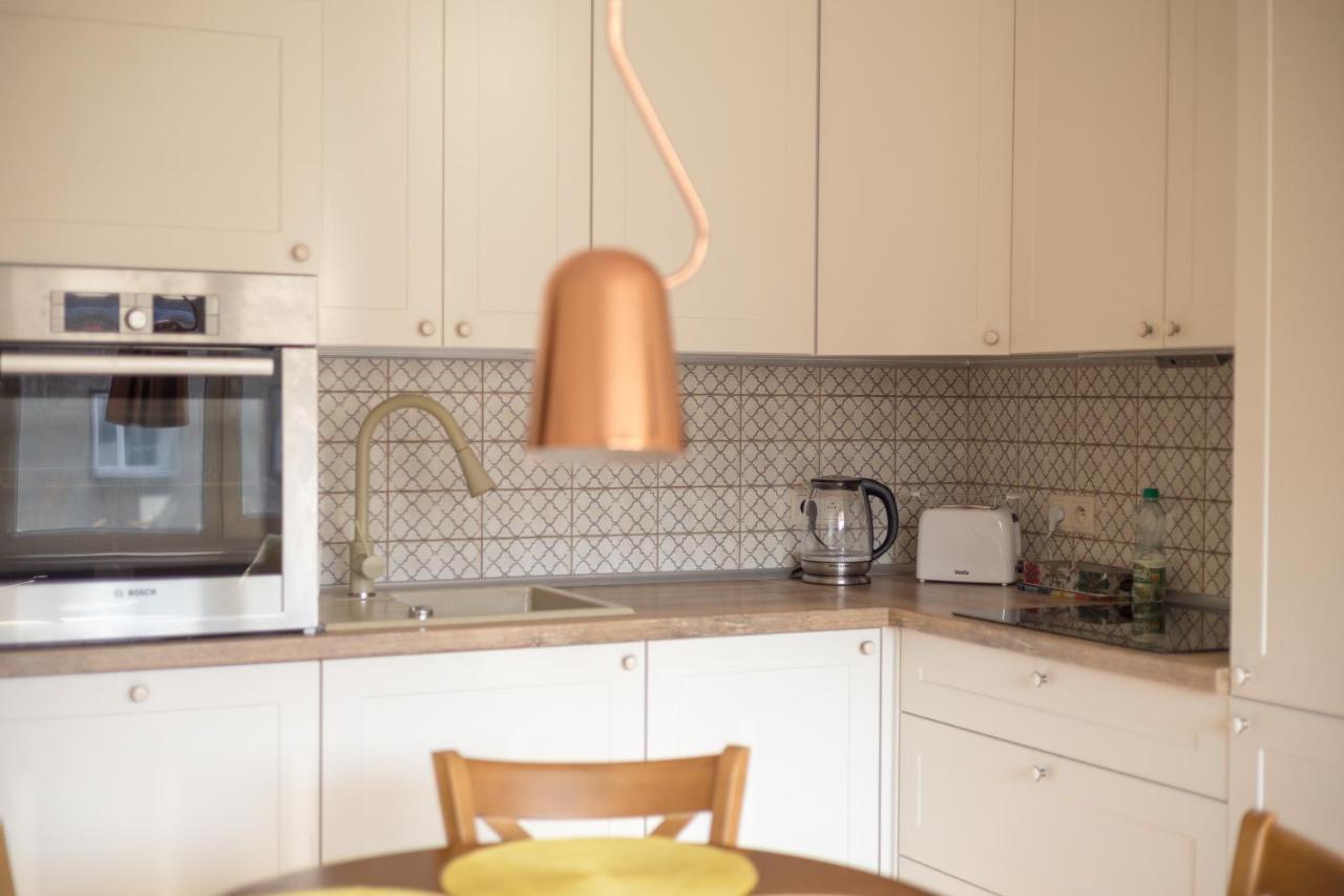 Piekna 2-Bedroom Apartment Варшава Екстериор снимка