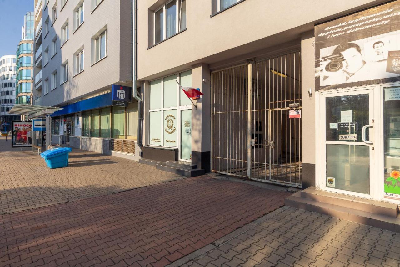 Piekna 2-Bedroom Apartment Варшава Екстериор снимка