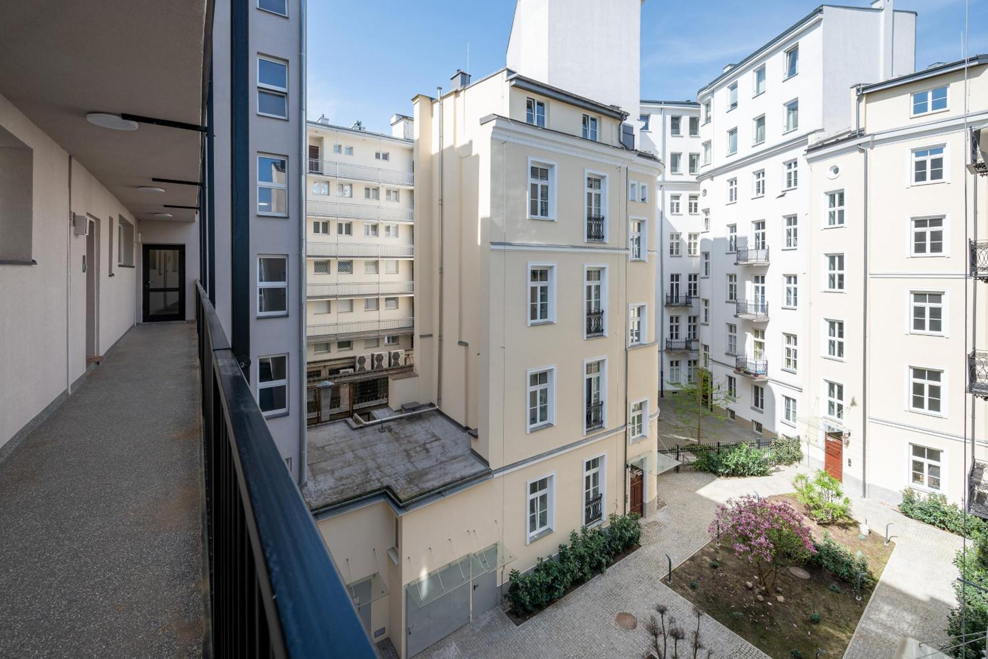 Piekna 2-Bedroom Apartment Варшава Екстериор снимка